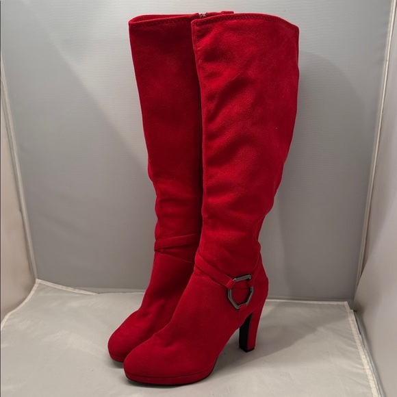 Coach and Four Vibrant Red Heeled Boots 9 - Picture 1 of 7